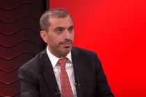 Nevzat Dindar: "Galatasaray, sağ bek ve orta saha transferi için Manchester United ile görüşüyor"